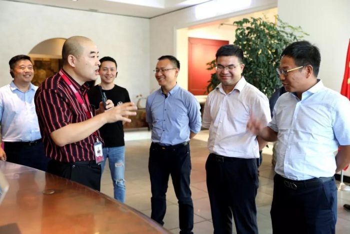 上海交通大學安泰經(jīng)管學院一行走進山水 上海交通大學安泰經(jīng)管學院一行走進山水