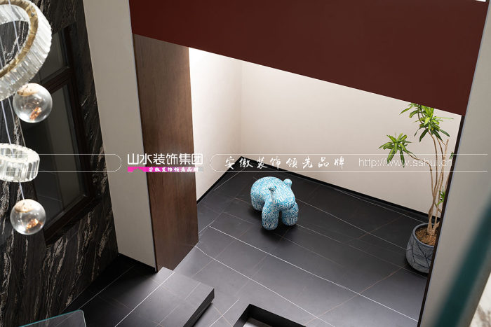 380㎡意式風(fēng)格底復(fù)，雙層空間+簡奢設(shè)計(jì)，用材質(zhì)碰撞喚醒空間生命力