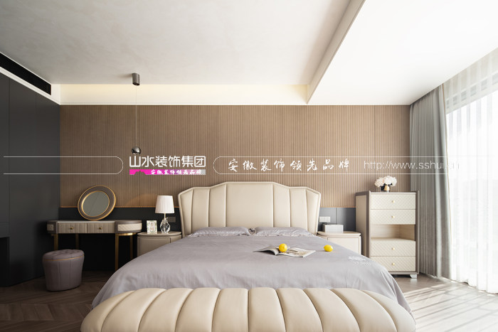 208㎡意式朋克风复式新居，暗黑美学与艺术空间碰撞出个性家