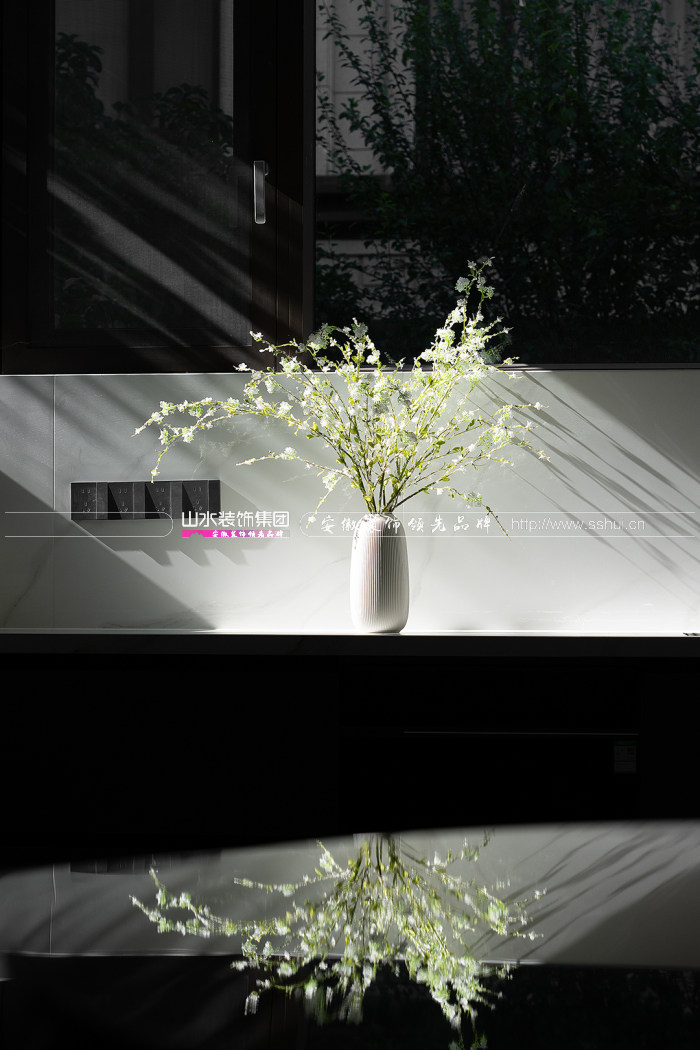 300㎡意式輕奢風別墅，將奢雅融入空間肌理，演繹毫米級的精致