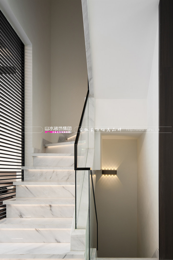 300㎡意式輕奢風別墅，將奢雅融入空間肌理，演繹毫米級的精致