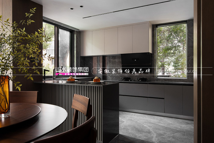 220㎡意式風,一方小院、功能重組,無邊界空間藏著生活煙火氣 220㎡意式風,一方小院、功能重組,無邊界空間藏著生活煙火氣