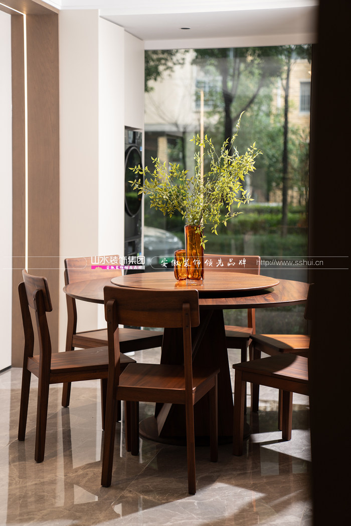 220㎡意式風,一方小院、功能重組,無邊界空間藏著生活煙火氣 220㎡意式風,一方小院、功能重組,無邊界空間藏著生活煙火氣