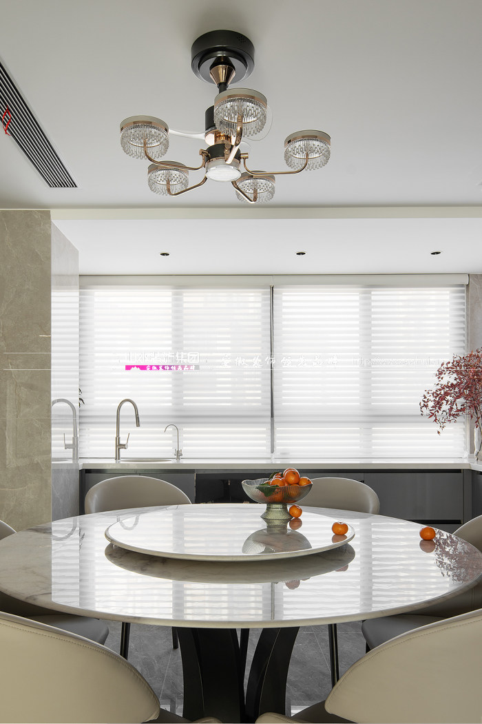 450㎡現代風頂復,石材與木質碰撞,光與影描摹空間的秩序之美 450㎡現代風頂復,石材與木質碰撞,光與影描摹空間的秩序之美