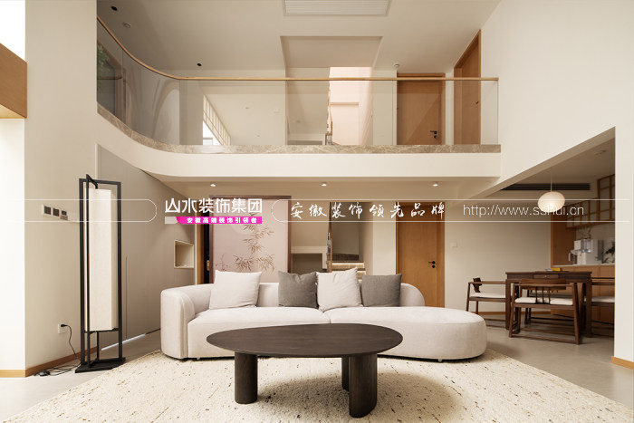 300㎡現(xiàn)代中式原木風，精準還原，將山水禪意揉進生活日常